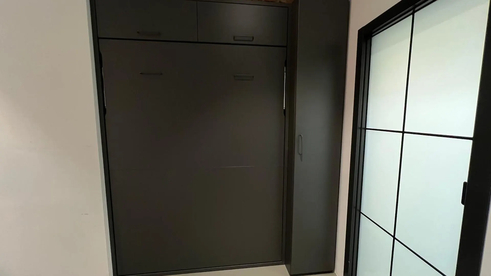 One Bedroom, Murphy Bed, Sofa Bed, Home-Office, Modern, Quiet, Fully Equipped, Powerful Ac, 300 Mbps Fibre, Washer And Dryer Malaga