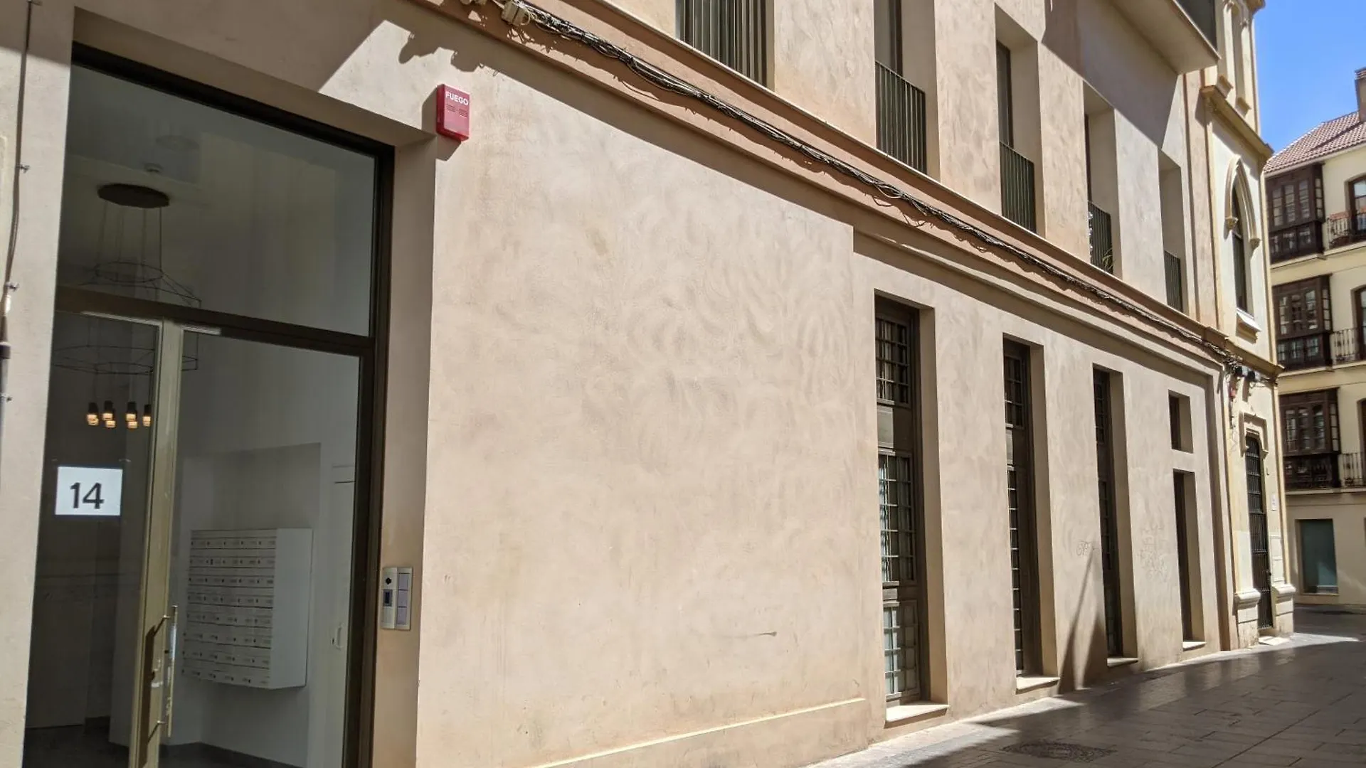 One Bedroom, Murphy Bed, Sofa Bed, Home-Office, Modern, Quiet, Fully Equipped, Powerful Ac, 300 Mbps Fibre, Washer And Dryer Malaga Spain