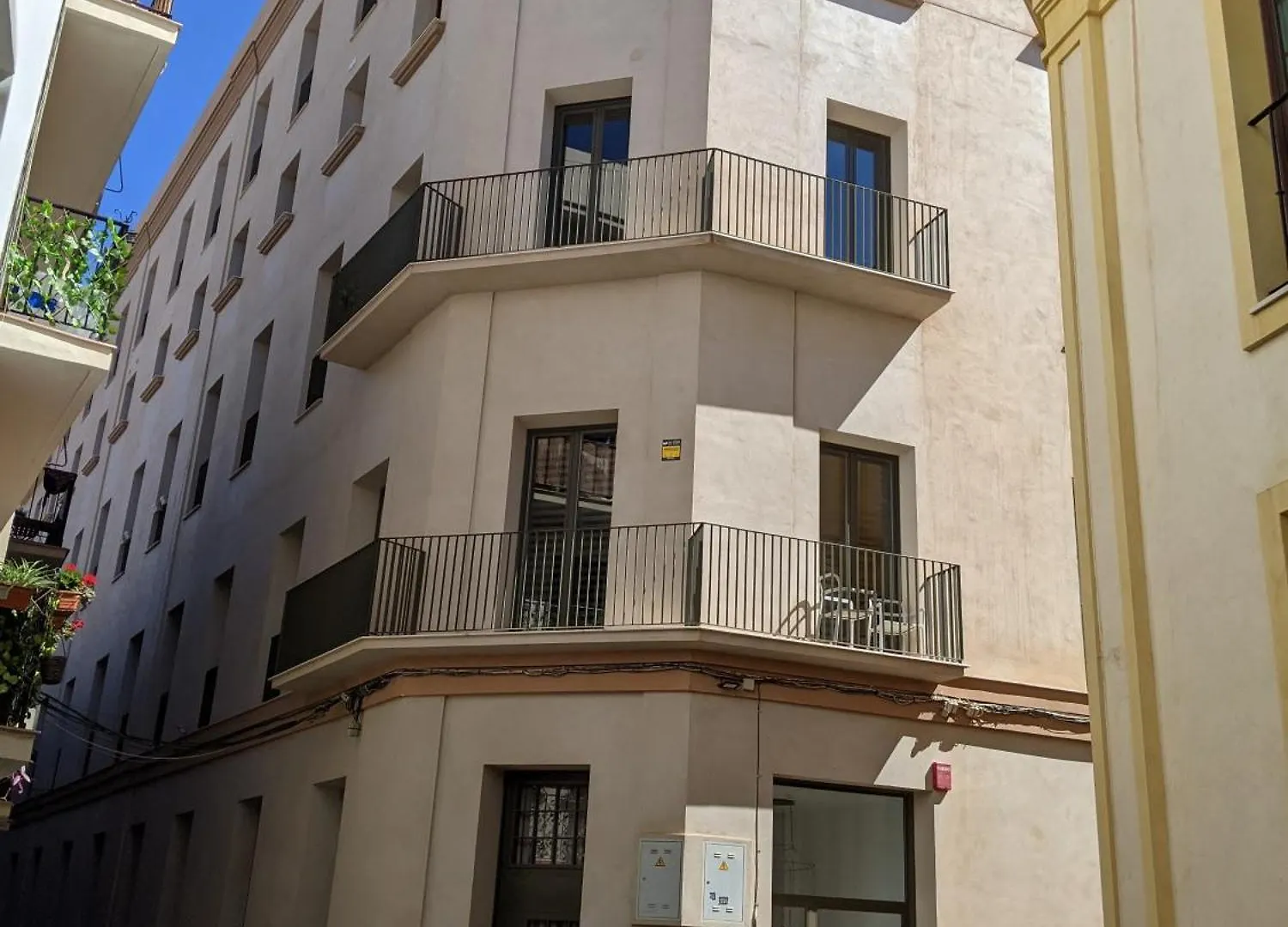 Apartment One Bedroom, Murphy Bed, Sofa Bed, Home-Office, Modern, Quiet, Fully Equipped, Powerful Ac, 300 Mbps Fibre, Washer And Dryer Malaga