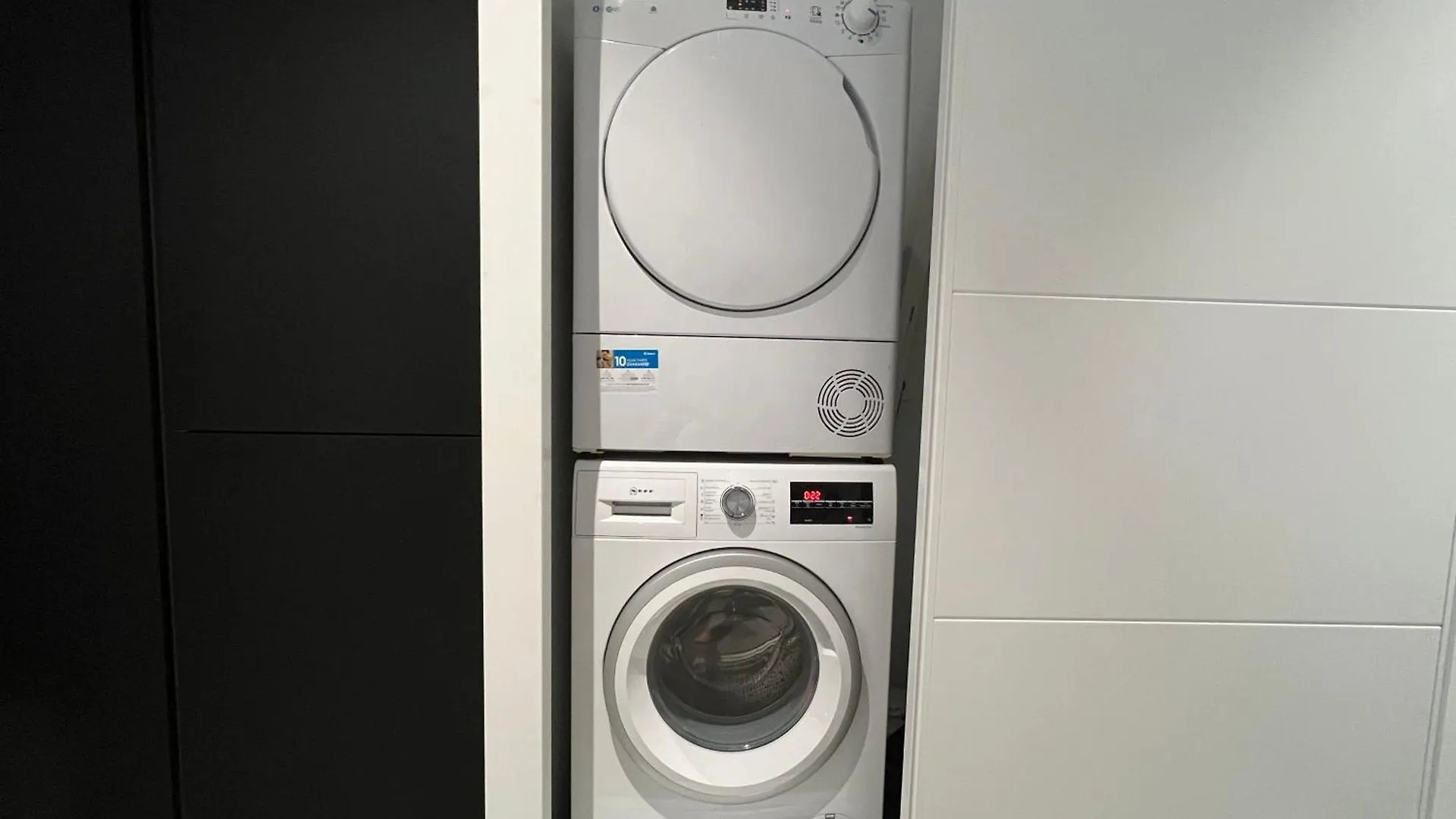 Apartment One Bedroom, Murphy Bed, Sofa Bed, Home-Office, Modern, Quiet, Fully Equipped, Powerful Ac, 300 Mbps Fibre, Washer And Dryer Malaga Spain