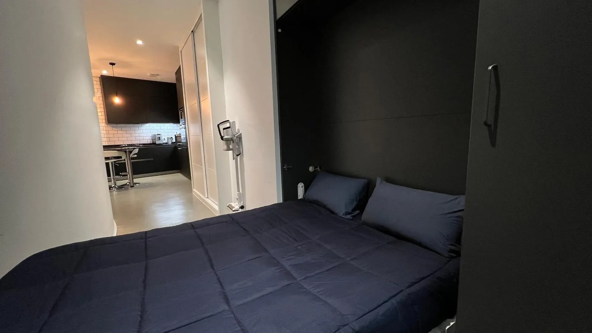 Apartment One Bedroom, Murphy Bed, Sofa Bed, Home-Office, Modern, Quiet, Fully Equipped, Powerful Ac, 300 Mbps Fibre, Washer And Dryer Malaga Spain