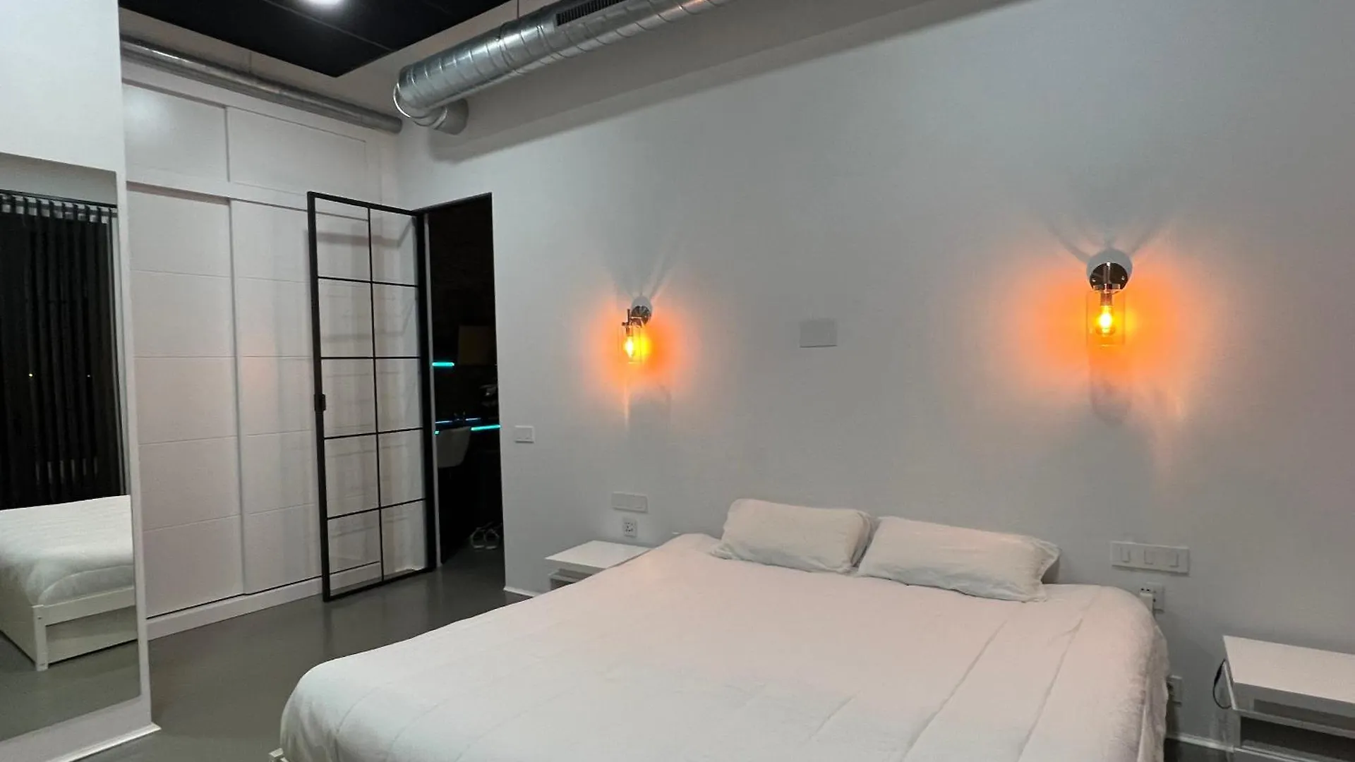 Apartment One Bedroom, Murphy Bed, Sofa Bed, Home-Office, Modern, Quiet, Fully Equipped, Powerful Ac, 300 Mbps Fibre, Washer And Dryer Malaga