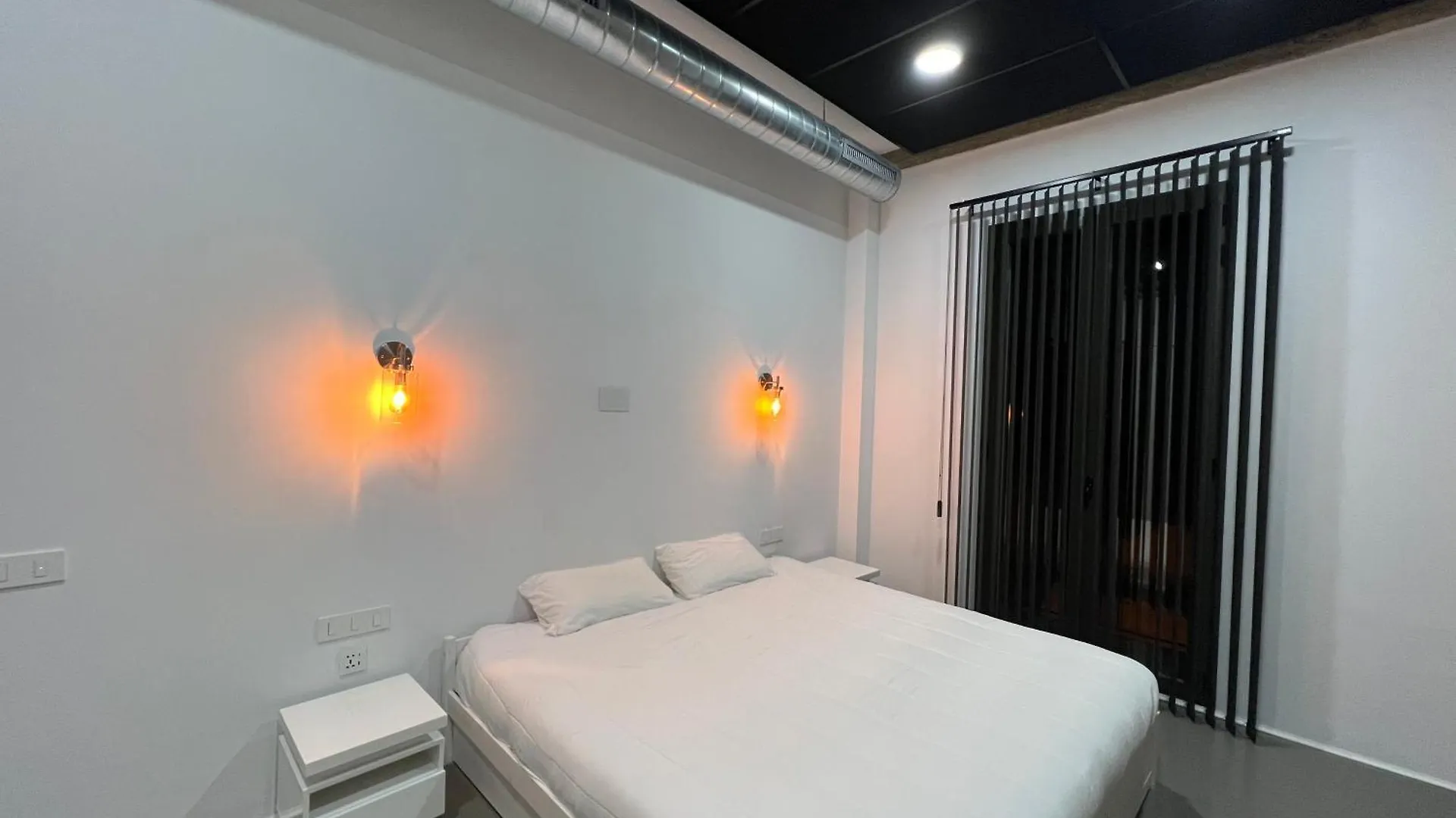 One Bedroom, Murphy Bed, Sofa Bed, Home-Office, Modern, Quiet, Fully Equipped, Powerful Ac, 300 Mbps Fibre, Washer And Dryer Malaga Apartment