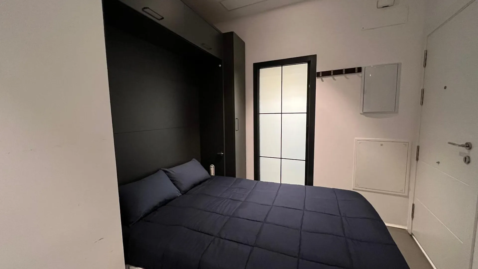 One Bedroom, Murphy Bed, Sofa Bed, Home-Office, Modern, Quiet, Fully Equipped, Powerful Ac, 300 Mbps Fibre, Washer And Dryer Malaga